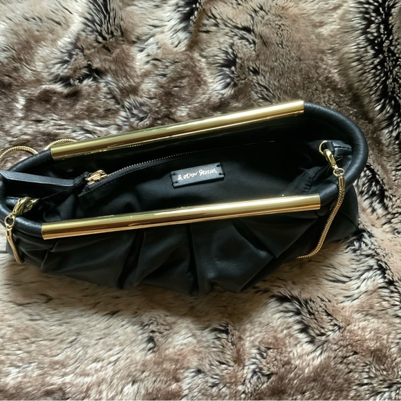 Other Stories Black real Leather Clutch gold strap - Picture 2 of 2
